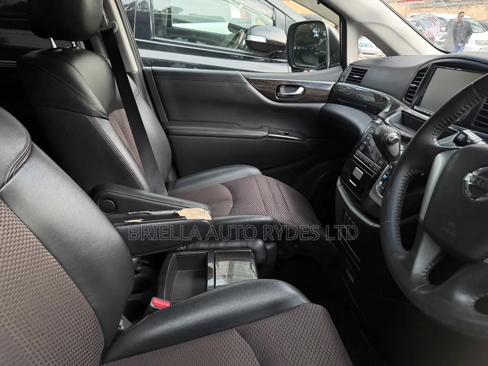 Nissan Elgrand 2013 Black