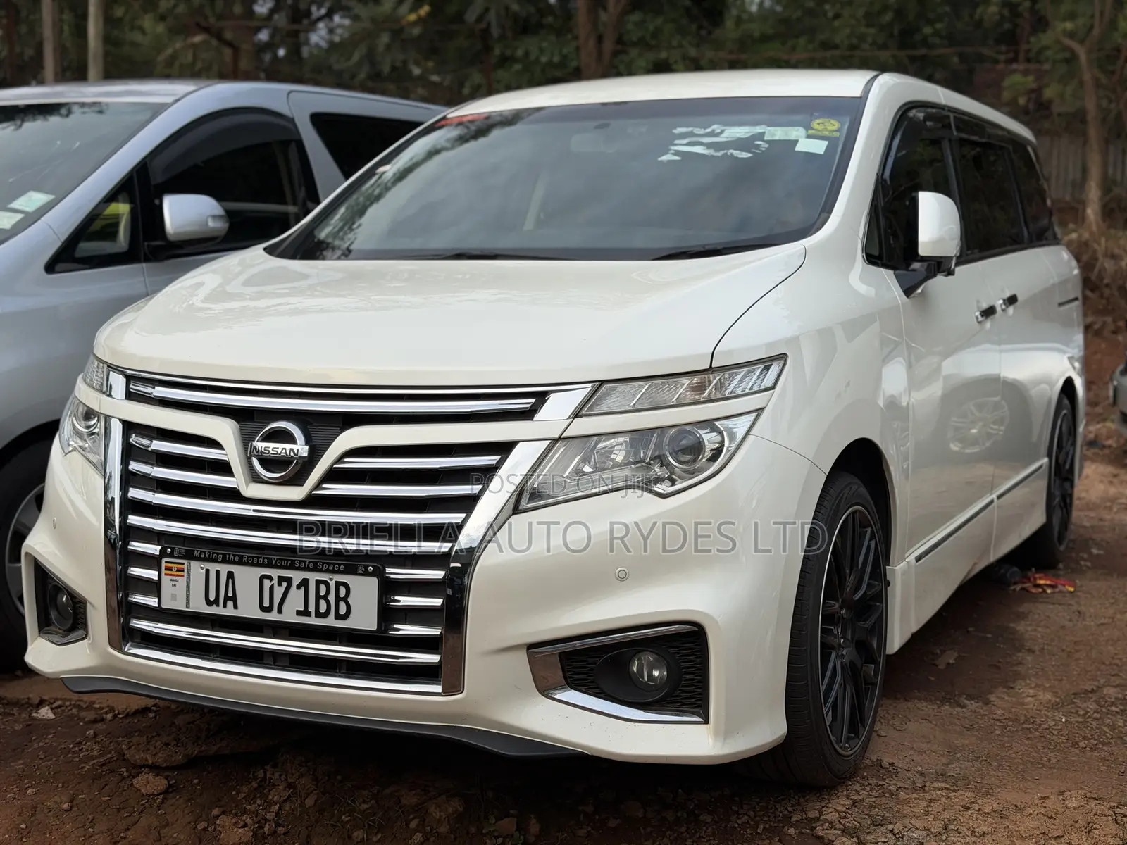 Nissan Elgrand 2013 White