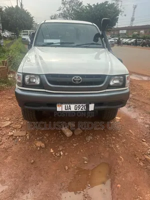 Toyota Hilux 1999 White