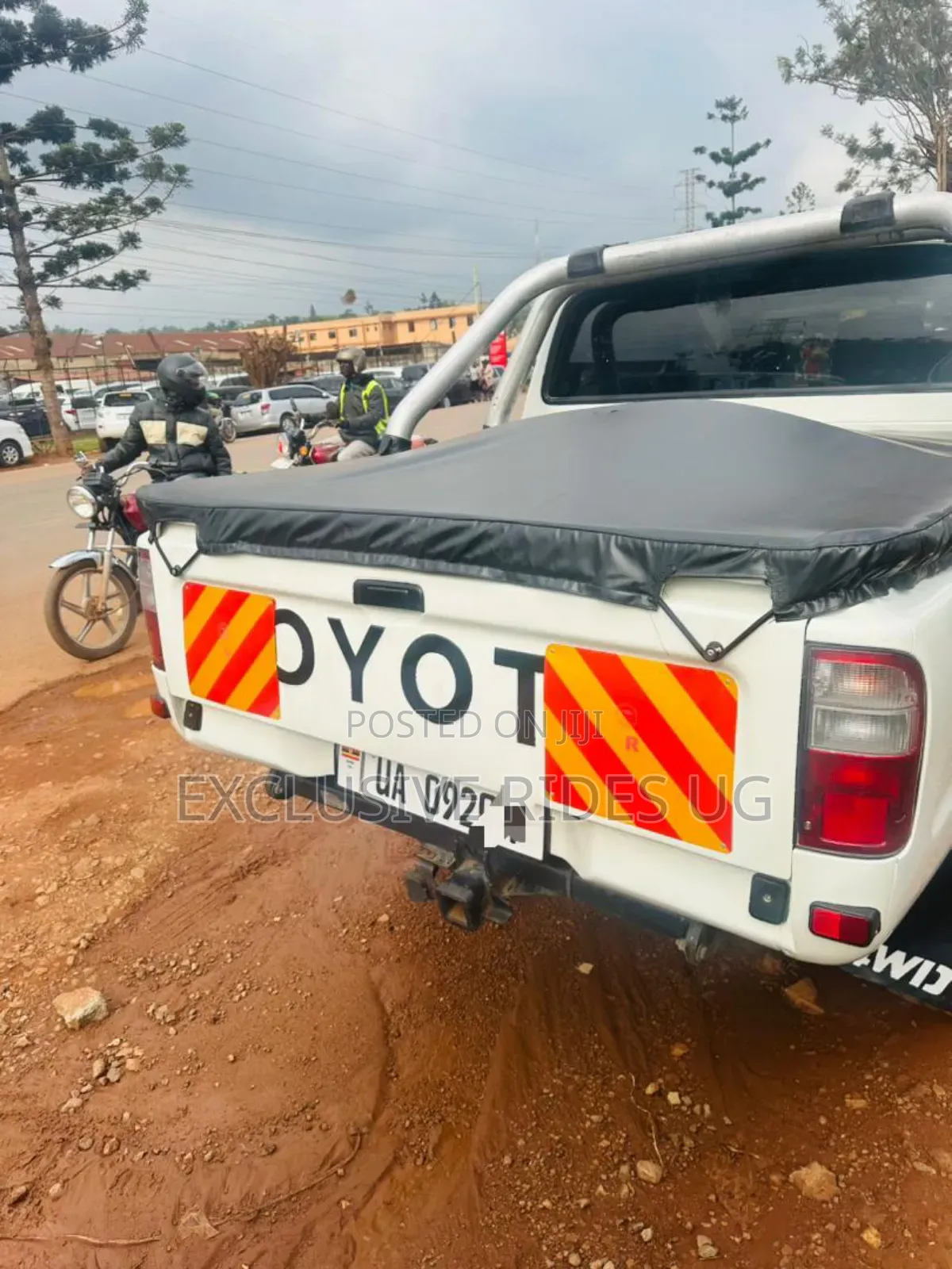 Toyota Hilux 1999 White