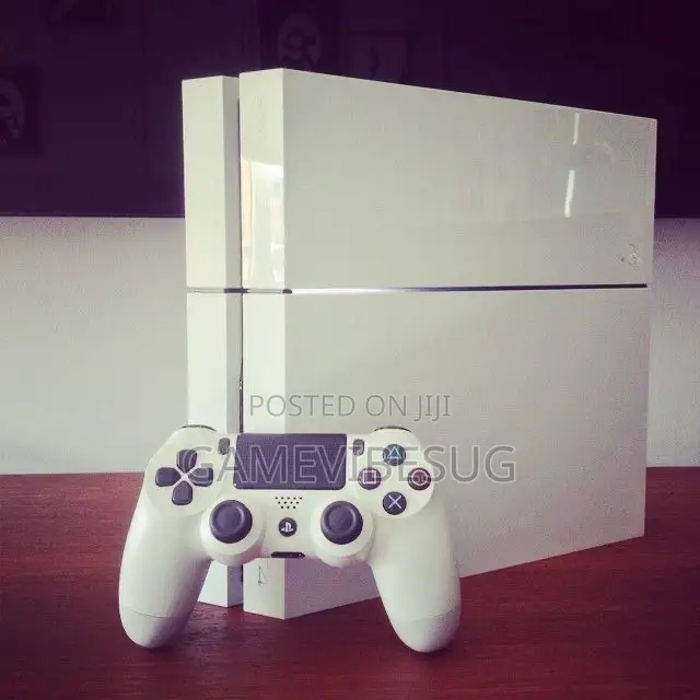 White Ps4 Standard Plus Game Pad