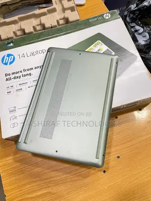 New Laptop HP 14-Dq1025cl 8GB Intel Core I5 SSD 256GB