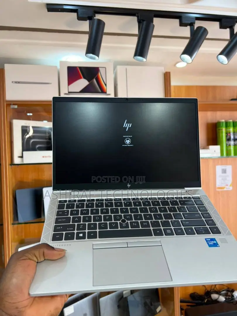 New Laptop HP EliteBook 840 G8 8GB Intel Core I5 SSD 256GB