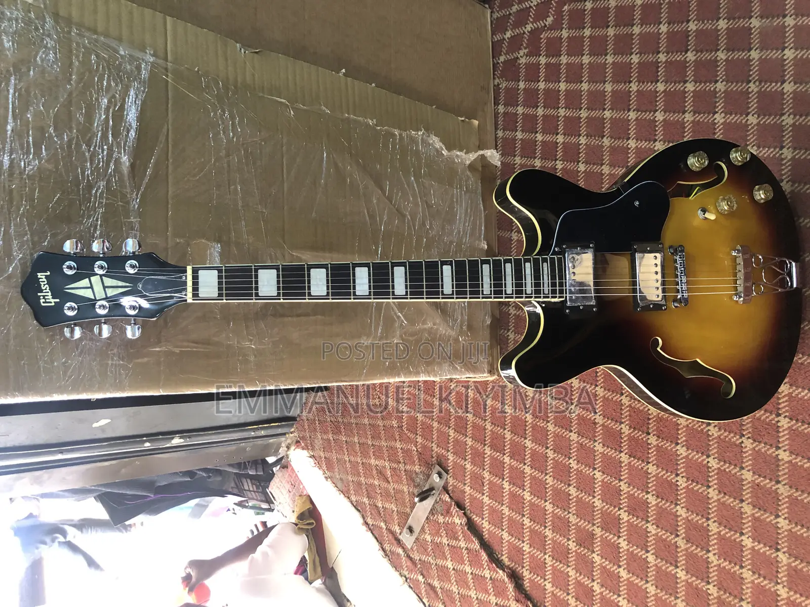 Gibson Guitar B