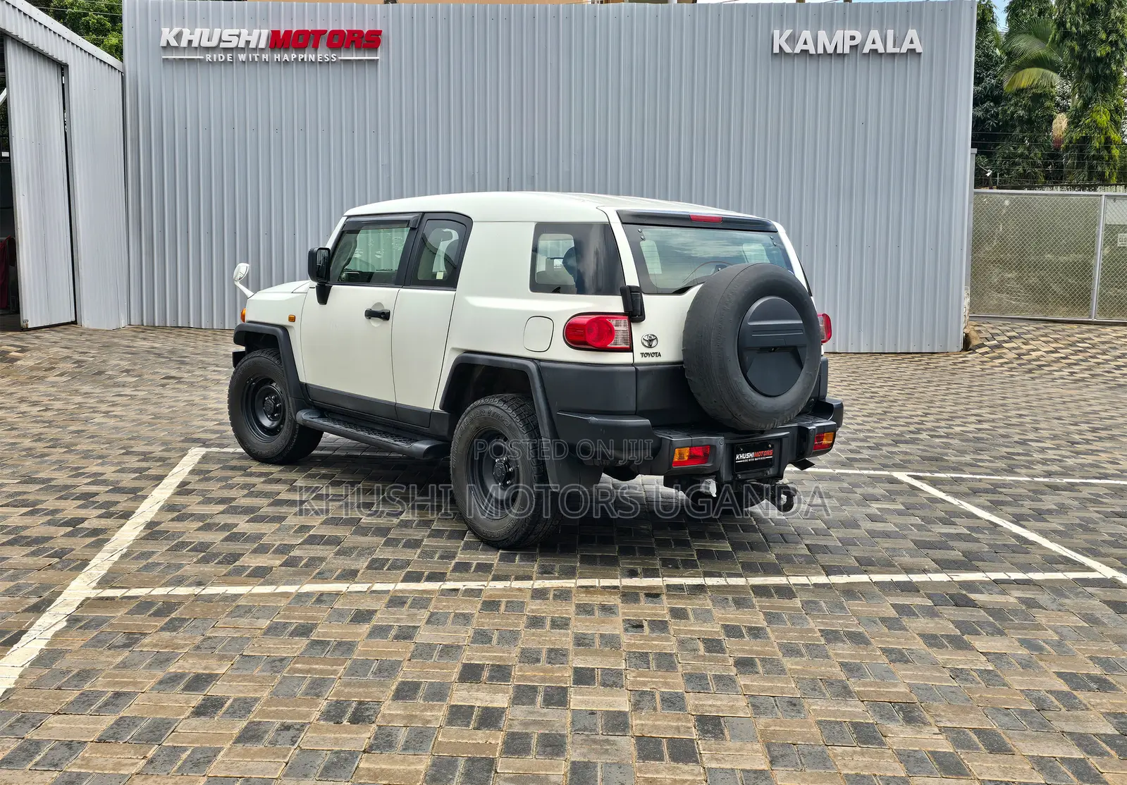 Toyota FJ Cruiser 4x4 Automatic 2012 White
