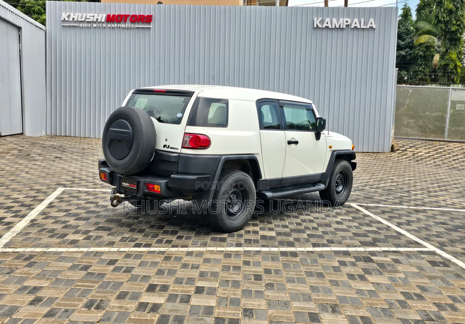 Toyota FJ Cruiser 4x4 Automatic 2012 White