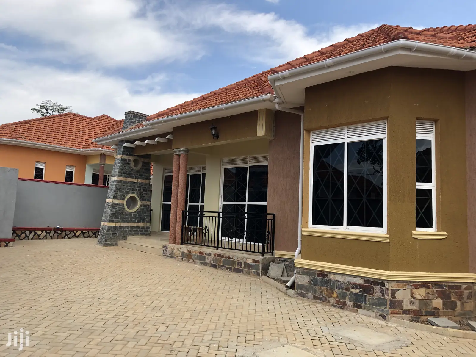 Kira Grand Posh House for Sell