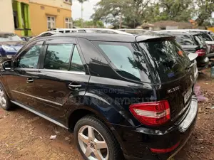 Mercedes-Benz M Class 2011 Black