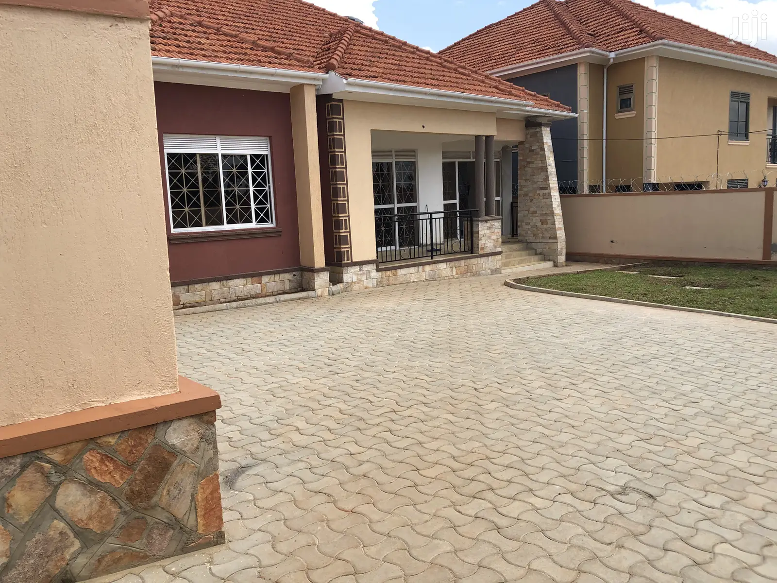 Kira Lovely Bungalow on Sale
