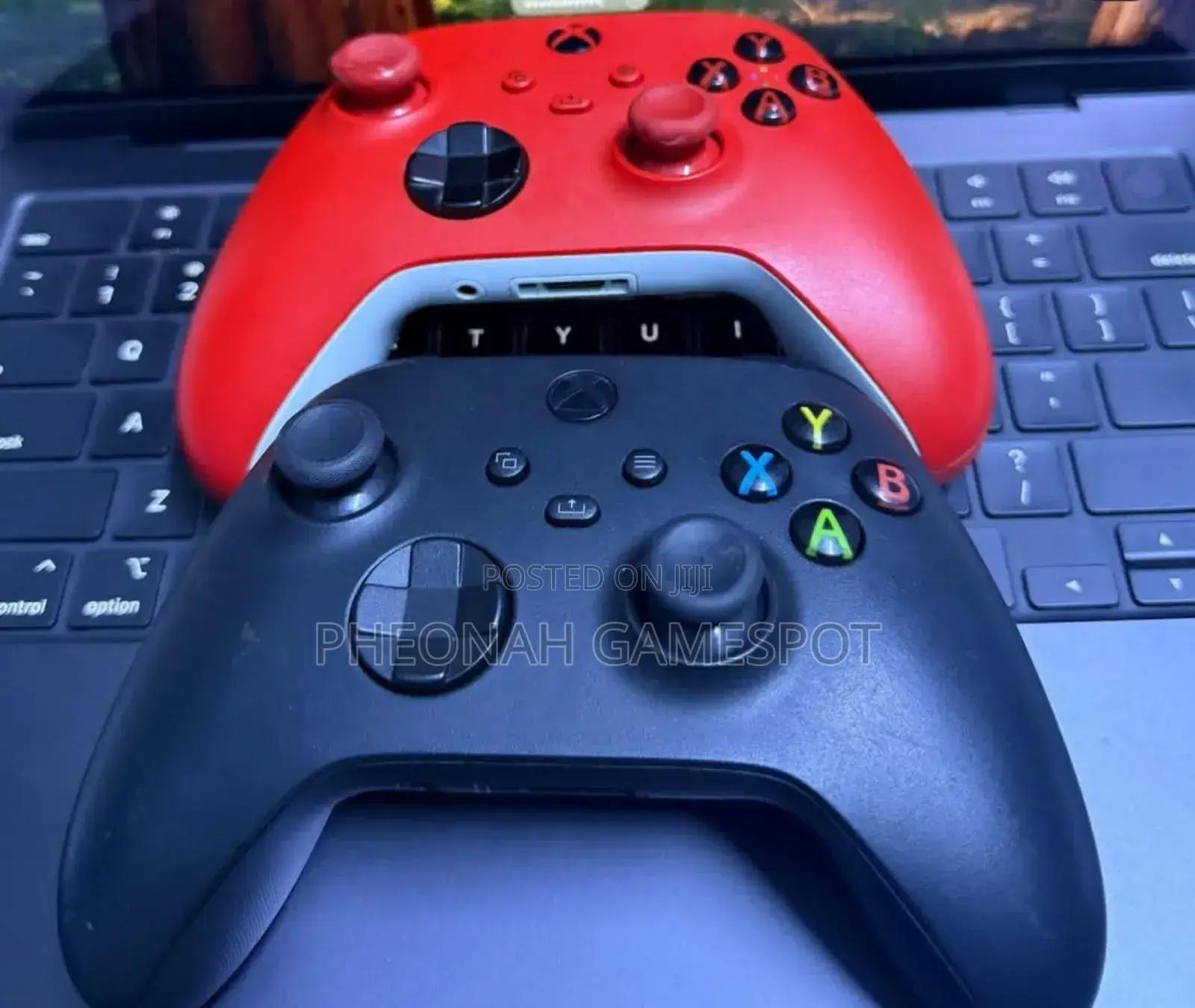 Used Controllers For Xbox Series S/X. Available In Different Colours