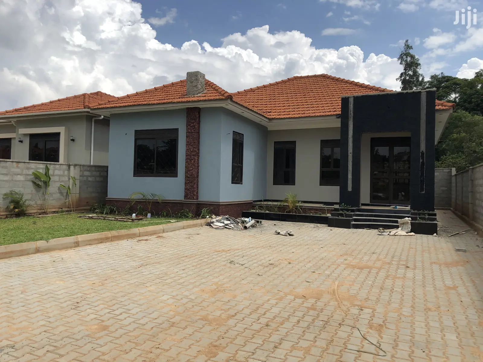 Kira Mamerito Road Awesome Bungalow on Sale