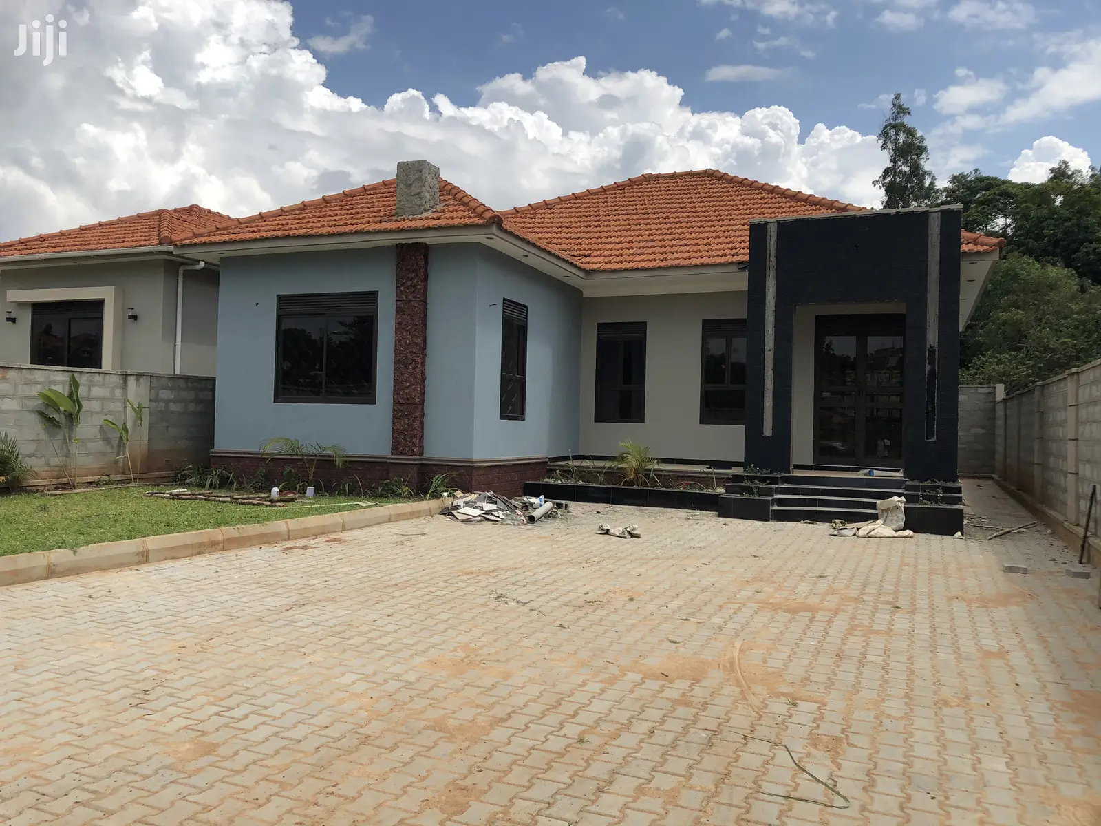 Kira Mamerito Road Awesome Bungalow on Sale