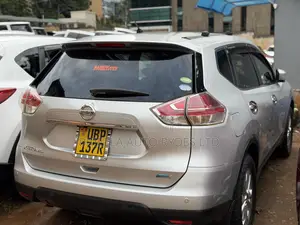 Nissan X-Trail 2015 Silver