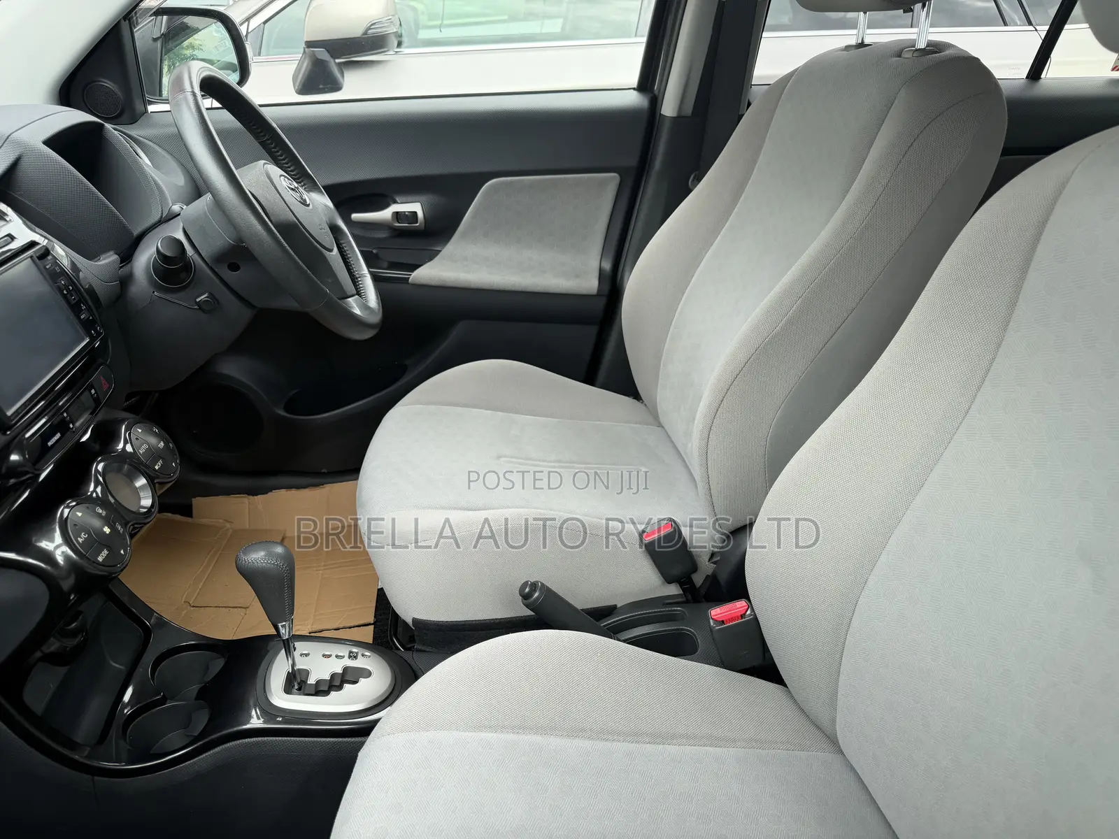 Toyota IST 2011 Gray