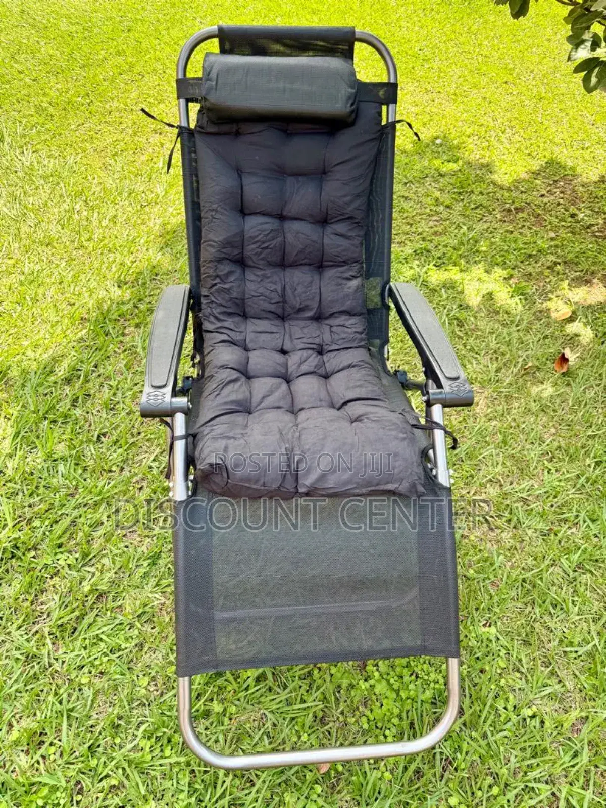Inclining Chair With Soft Cushion