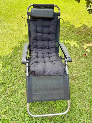 Inclining Chair With Soft Cushion