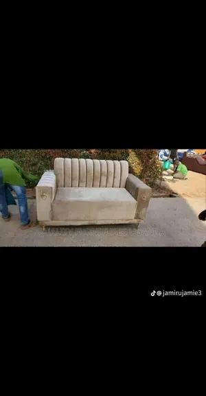 King  Sized 2 Seater/ Piping 2 Seater
