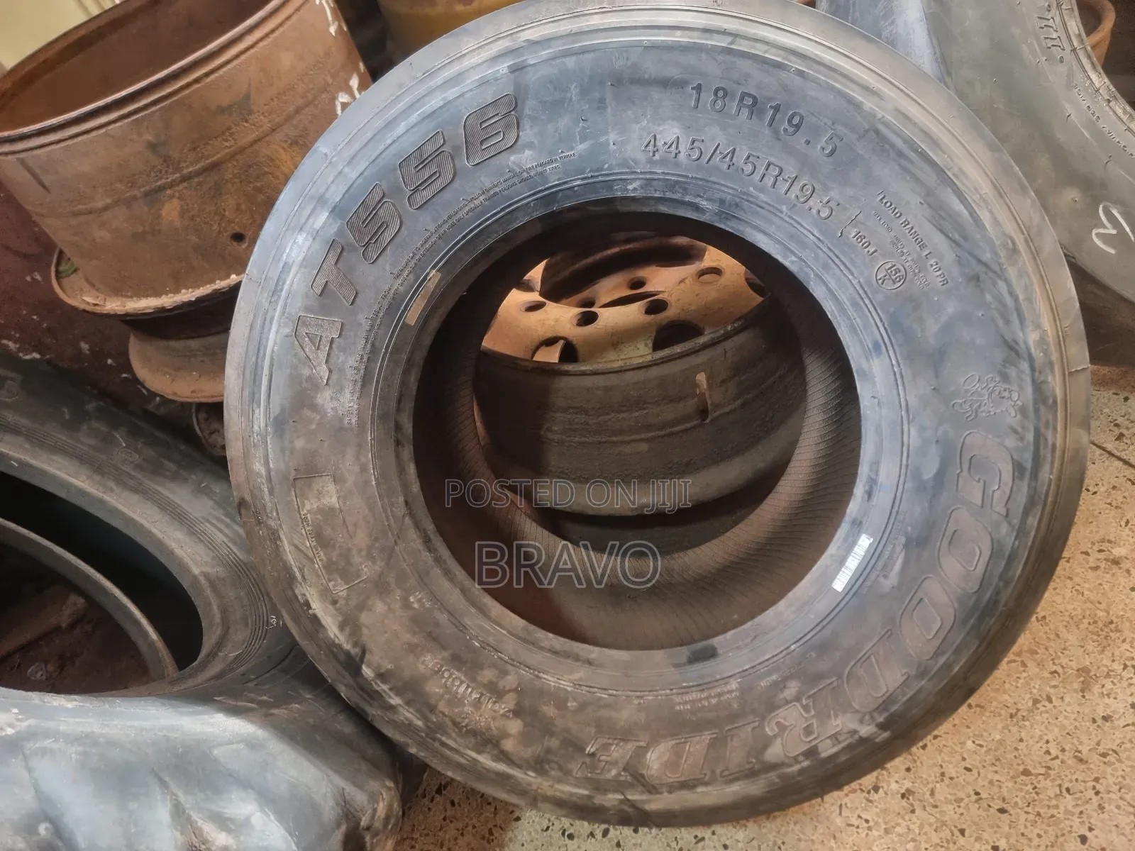 18r19.5 / 445/45r19.5 New Tyres.