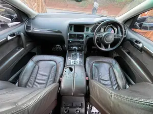 Audi Q7 2012 Black