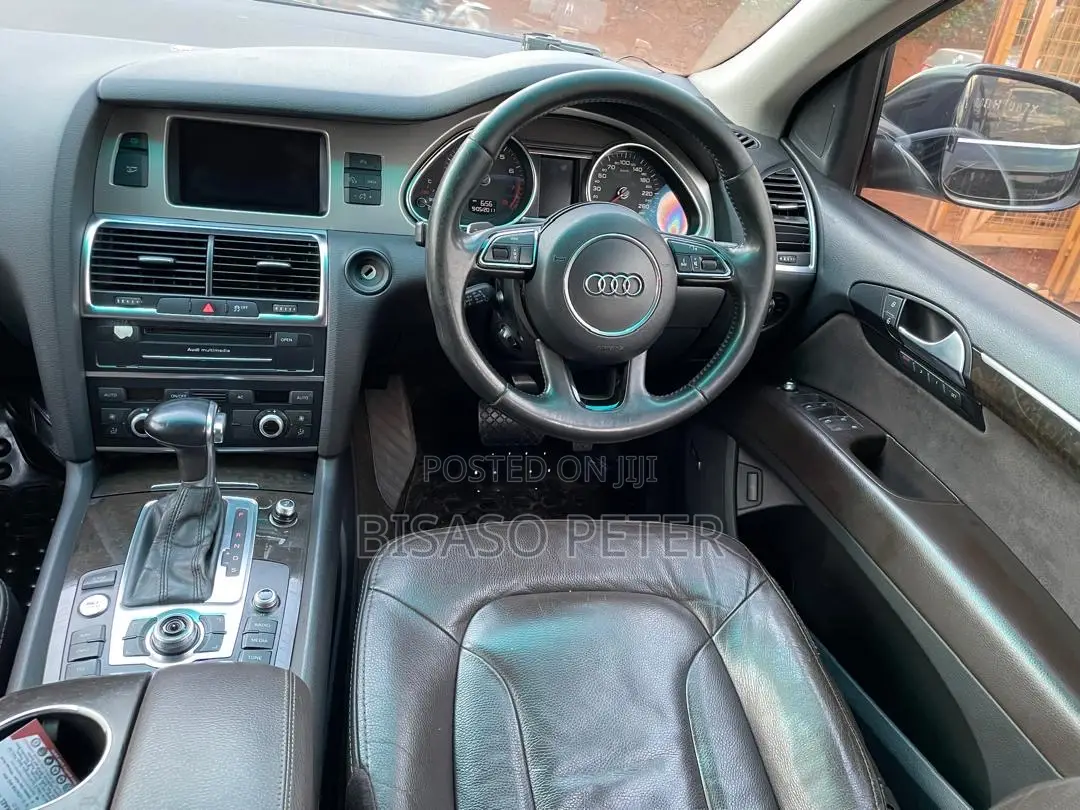 Audi Q7 2012 Black