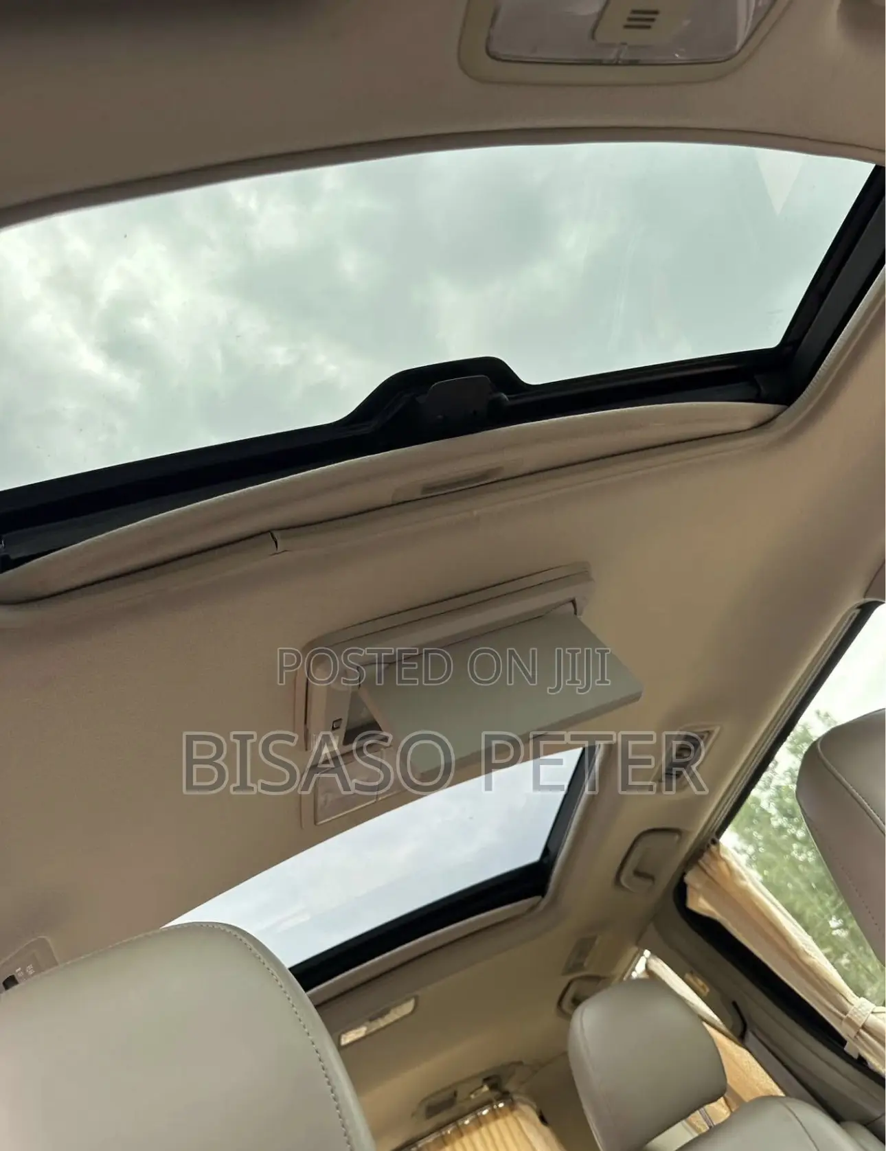 Toyota Noah 2.0 143hp AWD (7 Seater) 2013 Gray
