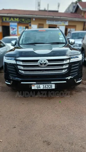 Toyota Land Cruiser 2015 Black