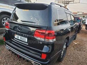 Toyota Land Cruiser 2010 Black