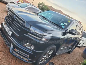 Toyota Land Cruiser 2010 Black