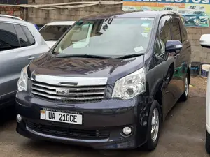 Toyota Noah 2011 Gray