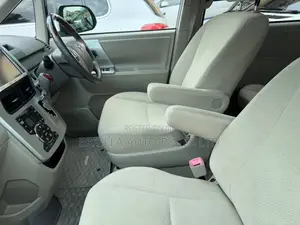 Toyota Noah 2011 Gray