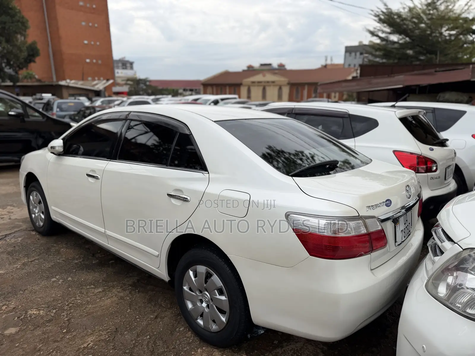 Toyota Premio 2011 White