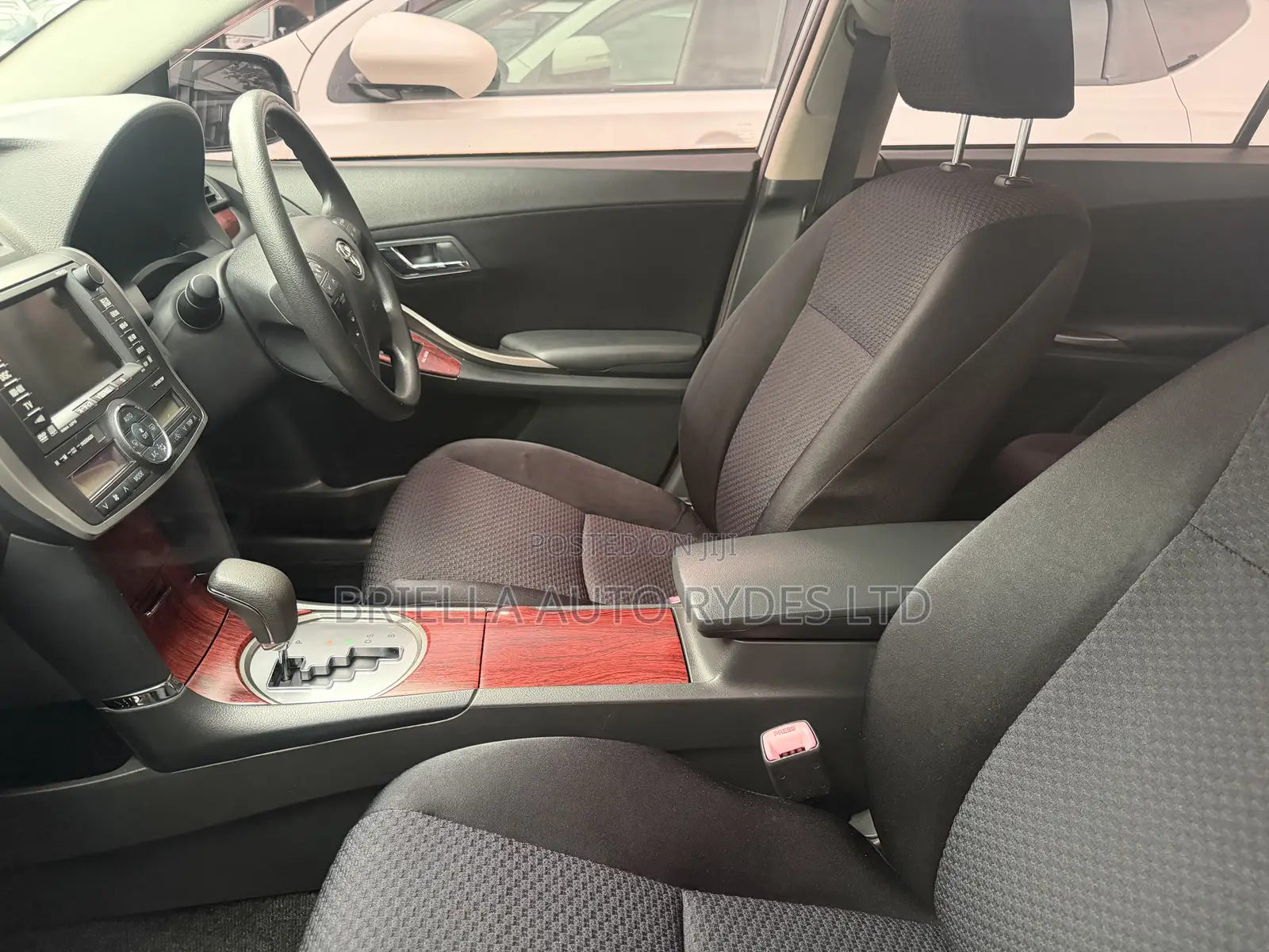 Toyota Premio 2011 White