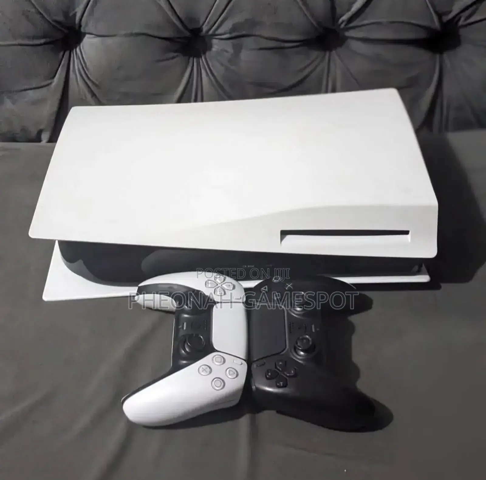 Uk Used Playstation 5 Standard - Like New Condition. 2 Pads and Fc26
