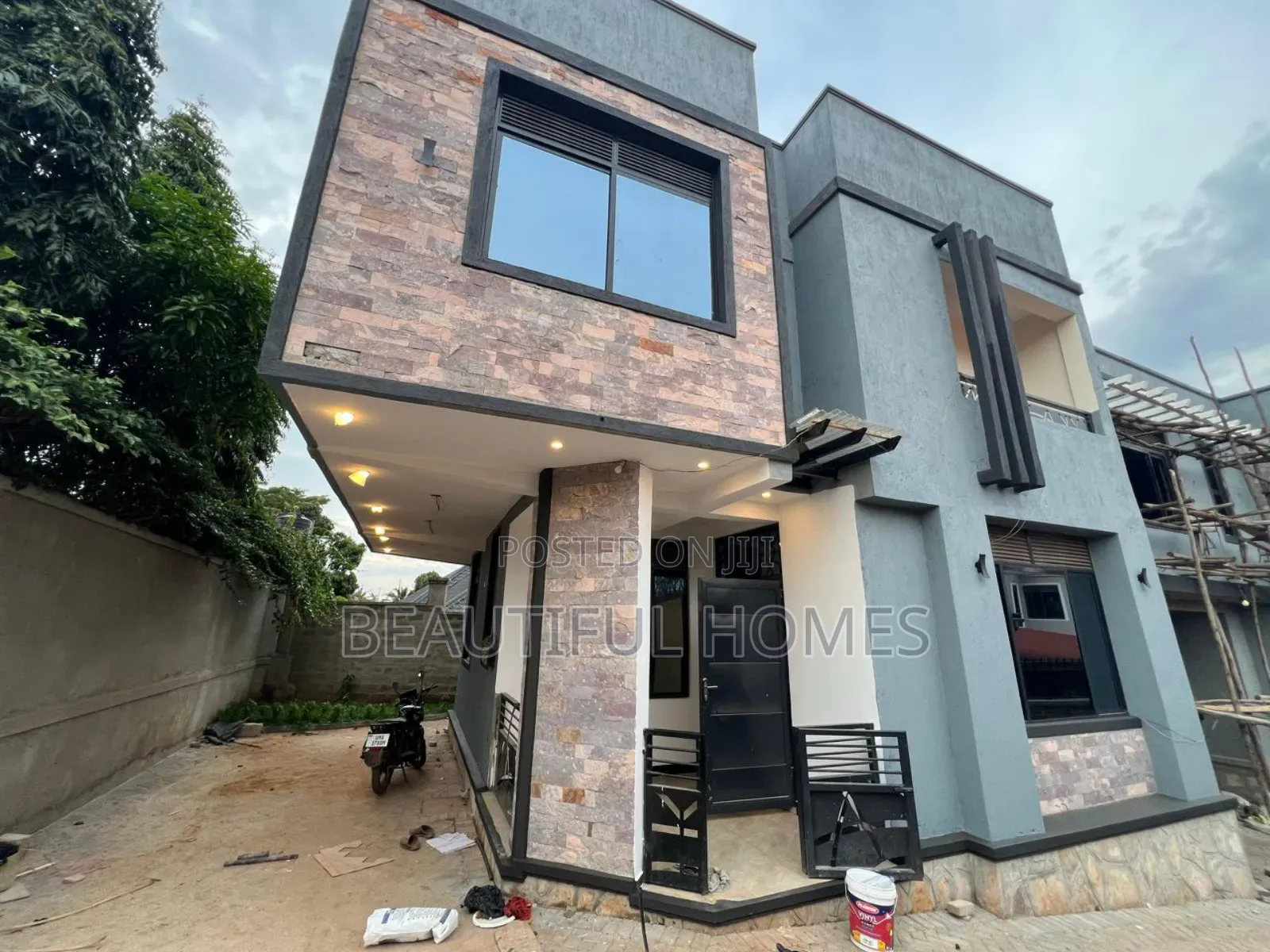 Furnished 4bdrm Duplex in Najjera, Central Division for sale