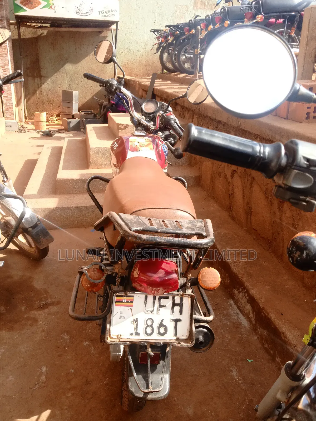 TVS HLX 125 2022 Red