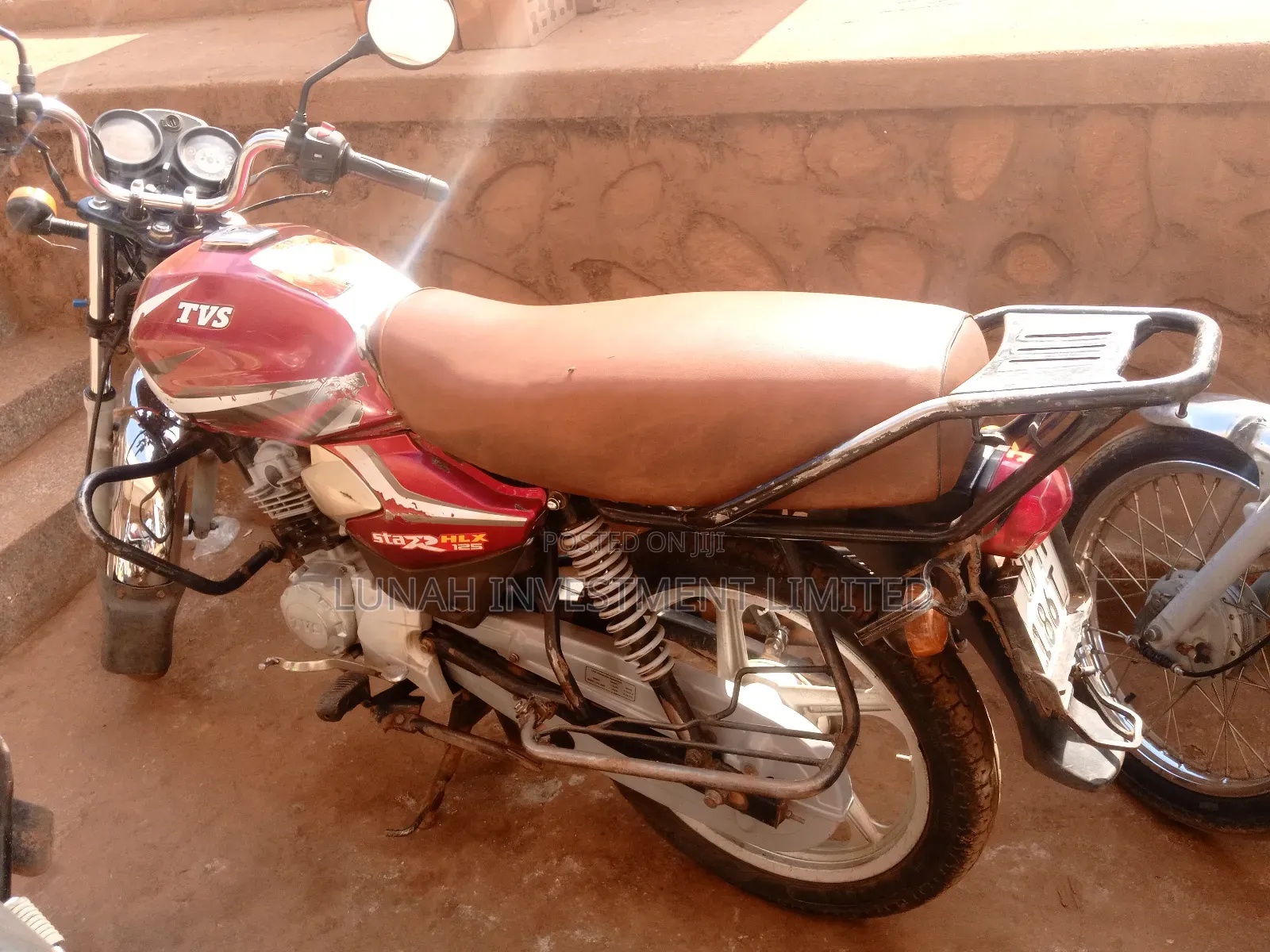 TVS HLX 125 2022 Red