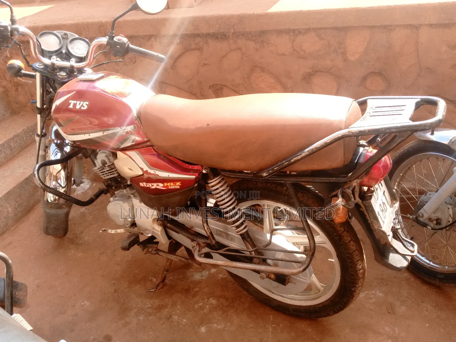 TVS HLX 125 2022 Red