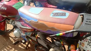 TVS HLX 125 2023 Red