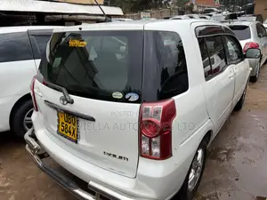 Toyota Raum 2010 White
