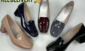 Ladies Shiny Closed Shoes
