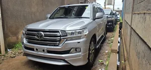 Toyota Land Cruiser 2016 Silver
