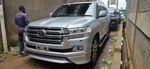 Toyota Land Cruiser 2016 Silver