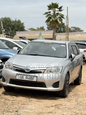 Toyota Corolla Fielder 1.5 Hybrid FWD 2014 Silver