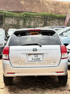 Toyota Corolla Fielder 1.5 Hybrid FWD 2014 Silver