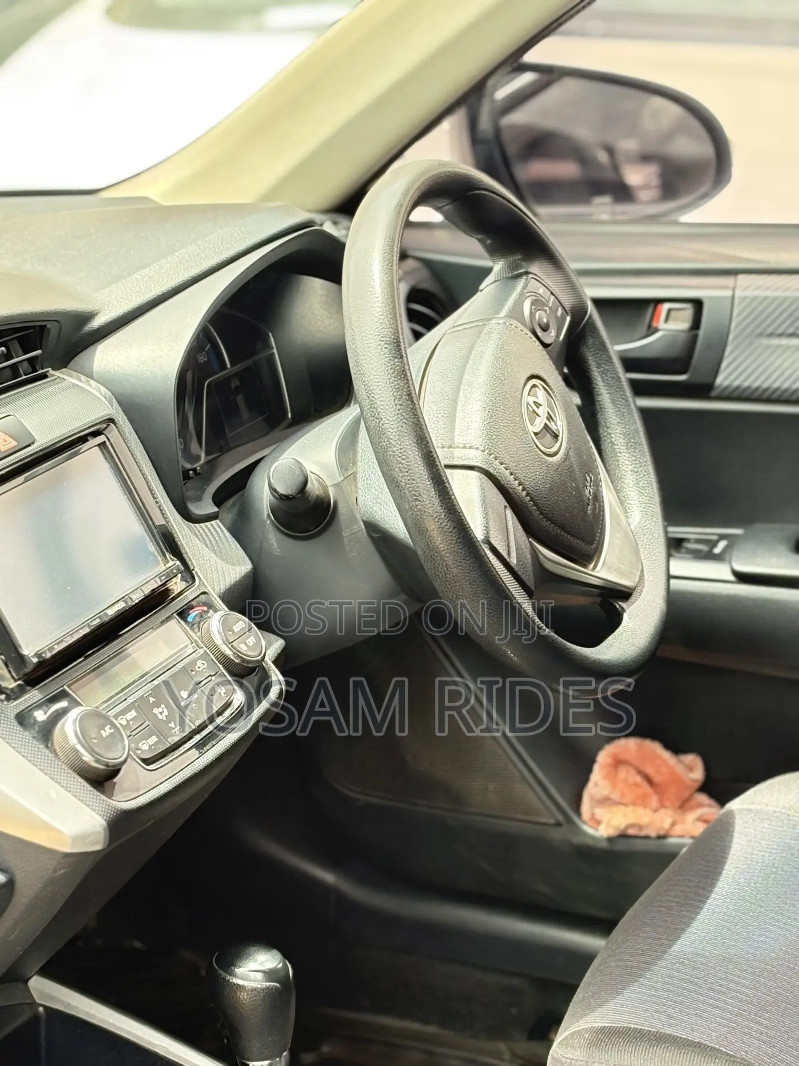 Toyota Corolla Fielder 1.5 Hybrid FWD 2014 Silver