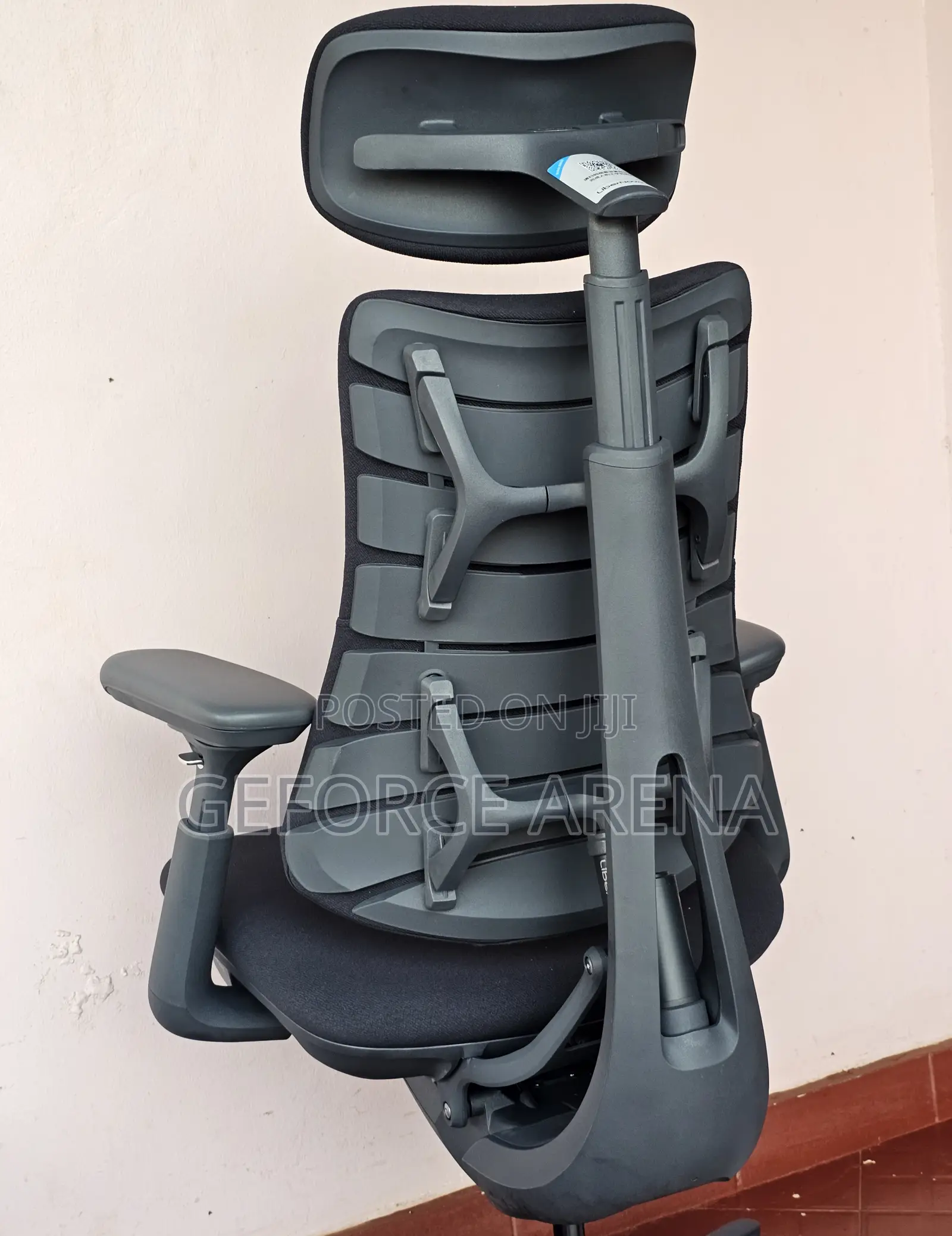 Libernovo Omni - World's First Dynamic Ergonomic Office Chair+Footrest