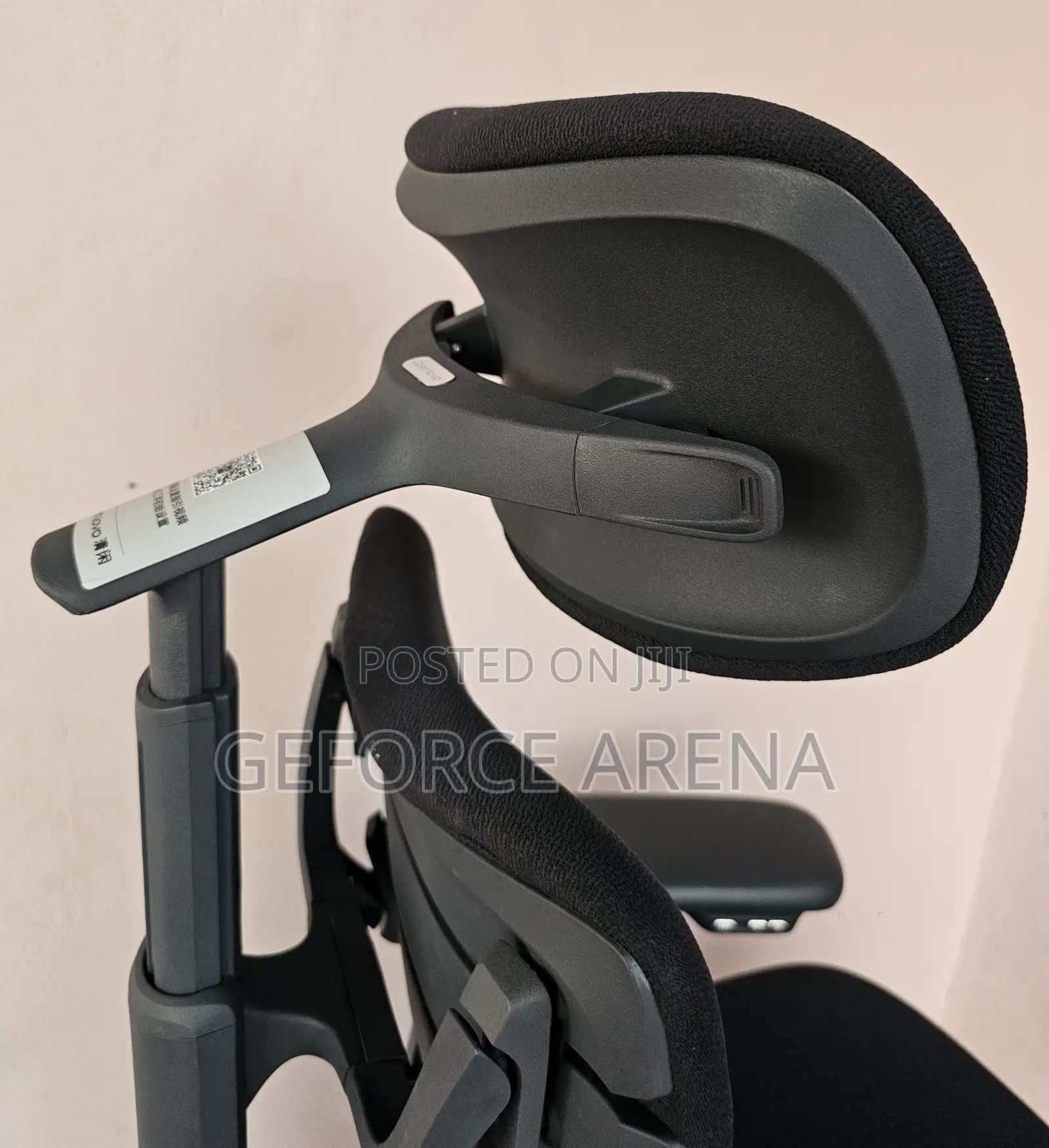 Libernovo Omni - World's First Dynamic Ergonomic Office Chair+Footrest