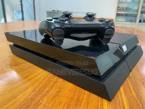Sony Playstation 4 Standard Machine With 12 Games