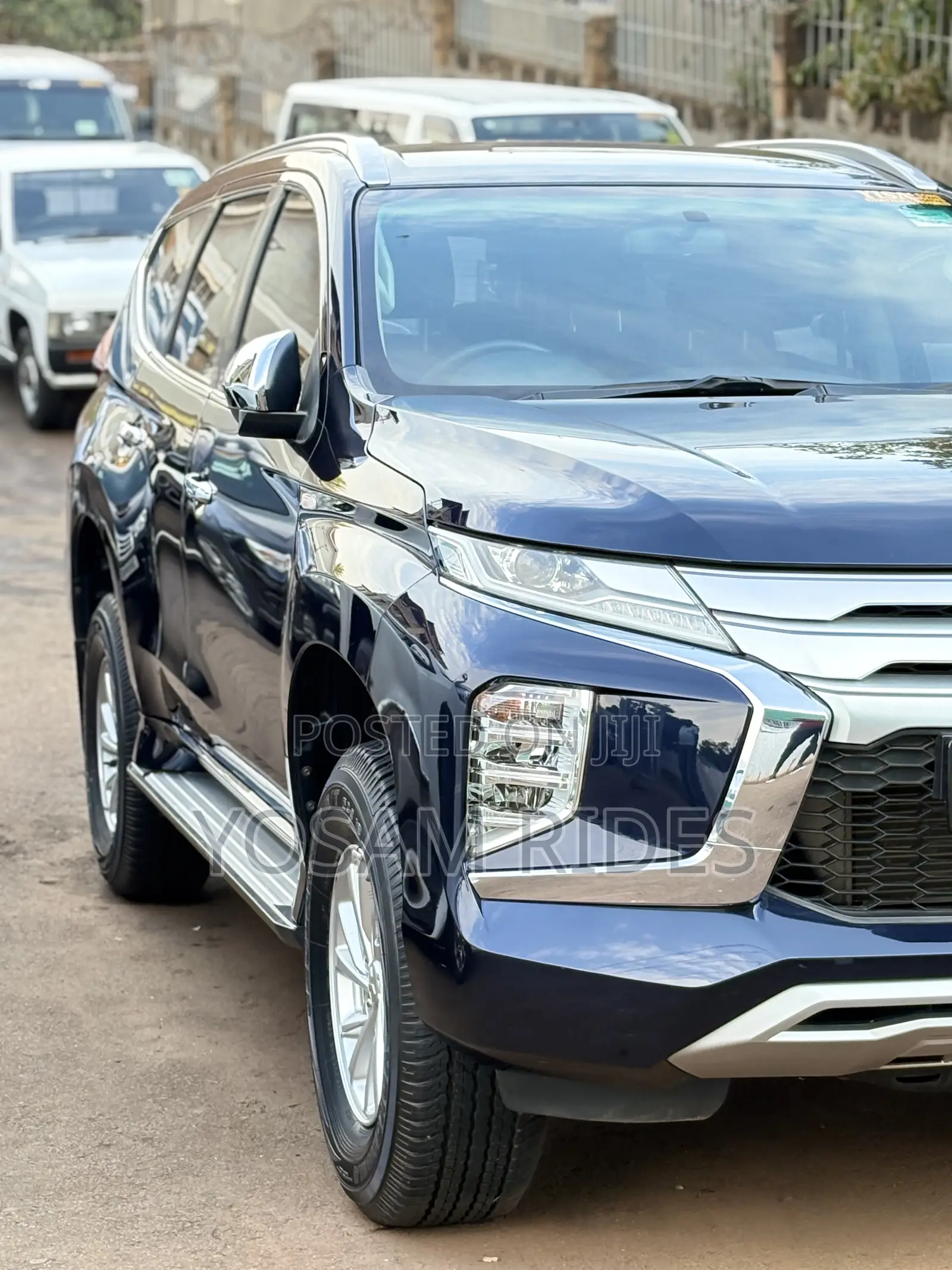 Mitsubishi Pajero Sport Exceed 2019 Blue