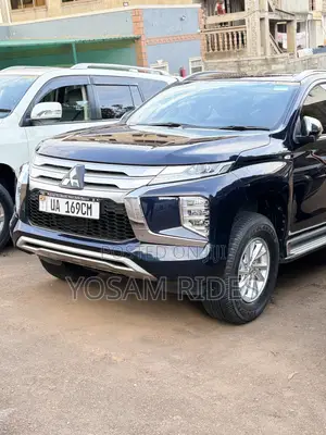 Mitsubishi Pajero Sport Exceed 2019 Blue